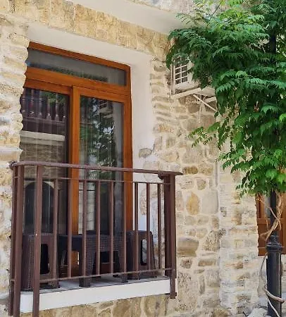 מלון Kirios 3*