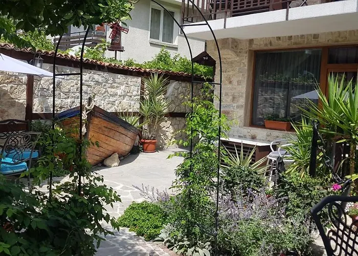 Kirios 호텔 네세부르