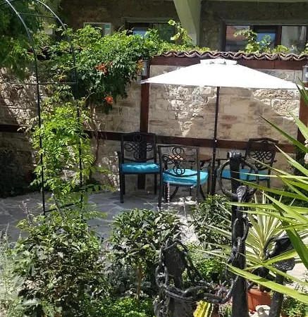 Otel Kirios 3*