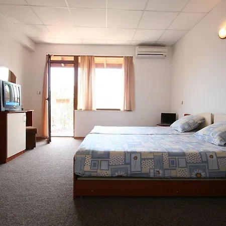 Kirios Hotel 3*