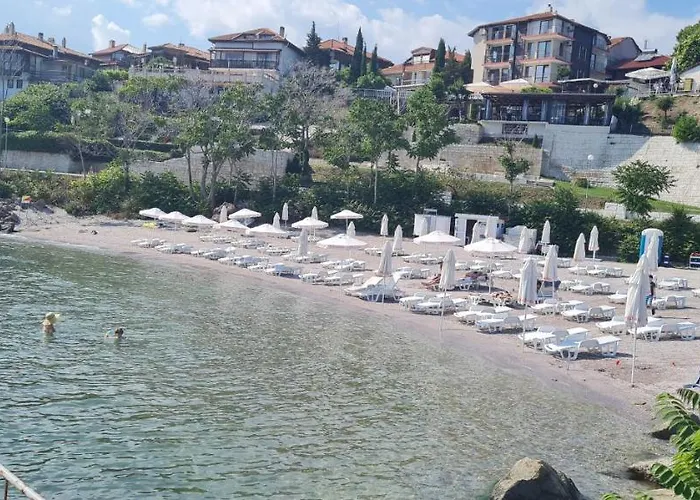 Отель Kirios 3*