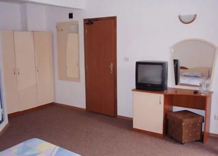 Отель Kirios 3*